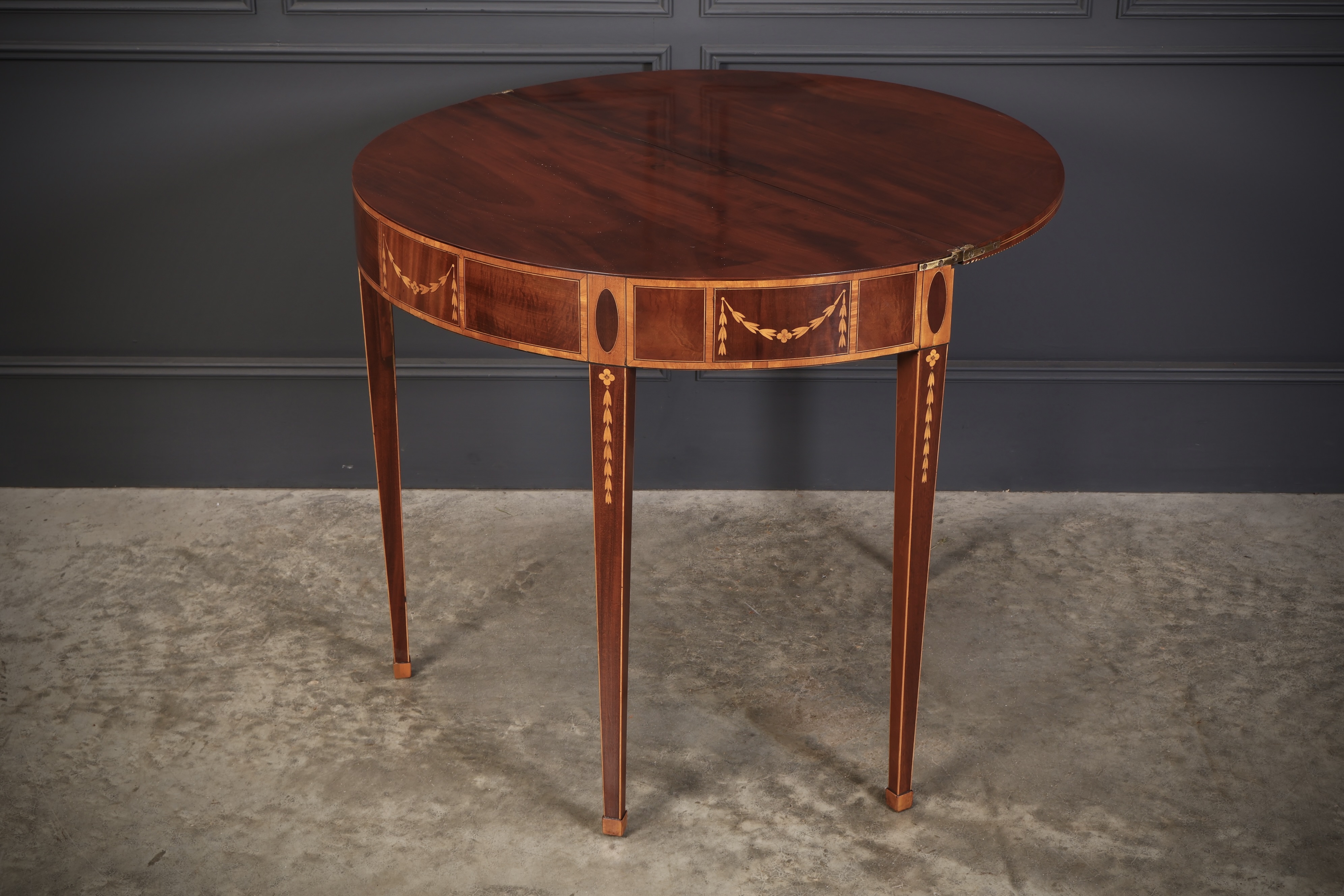Rare 18th Century Marquetry Inlaid Tea Table 18th century Antique Furniture 12